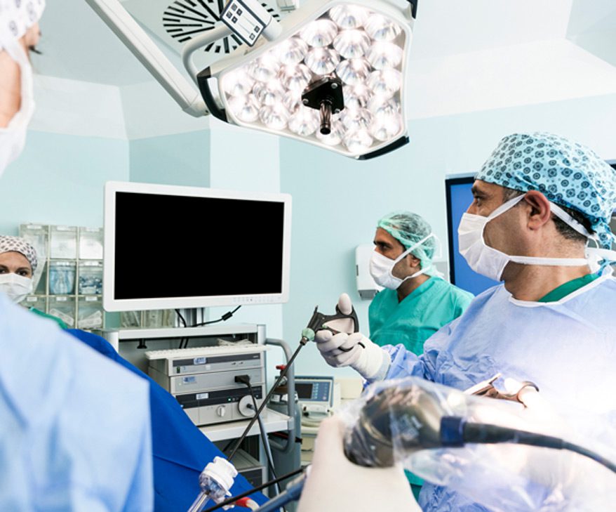 Surgeons-performing-LAP-BAND®-System-surgery